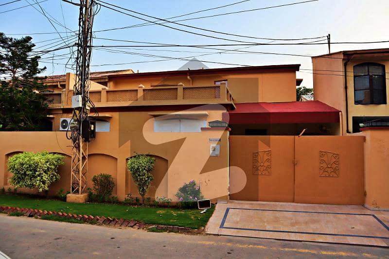 14 Marla Well Maintain Modern House For Sale in Eden Cottages near DHA