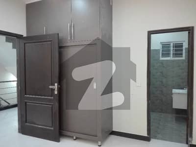 Upper Portion For rent In Rs. 65000