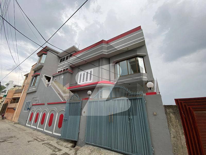 نواں شیر ایبٹ آباد میں 10 کمروں کا 10 مرلہ مکان 3.25 کروڑ میں برائے فروخت۔