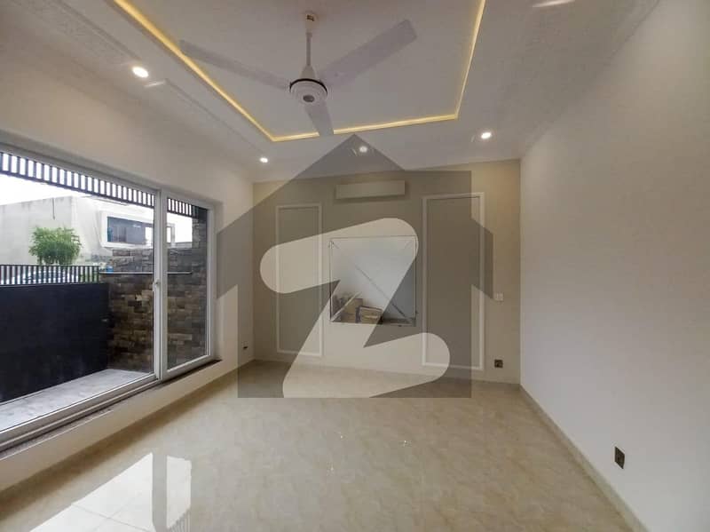 Good 1350 Square Feet House For sale In Top City 1