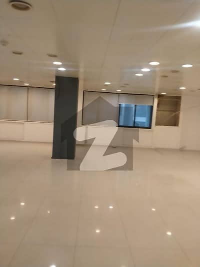کلفٹن ۔ بلاک 9 کلفٹن,کراچی میں 4 کنال دفتر 4.15 لاکھ میں کرایہ پر دستیاب ہے۔