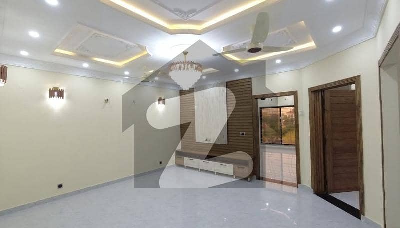 10 Marla Brand New House For Sale In Eastern District Bahria Orchard Lahore