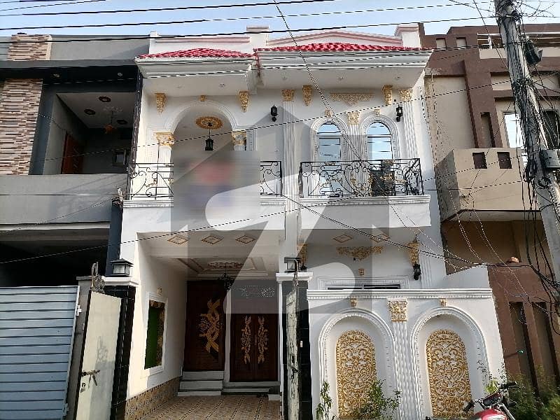 الرحمان گارڈن فیز 2 الرحمان گارڈن,لاہور میں 3 کمروں کا 4 مرلہ مکان 1.38 کروڑ میں برائے فروخت۔