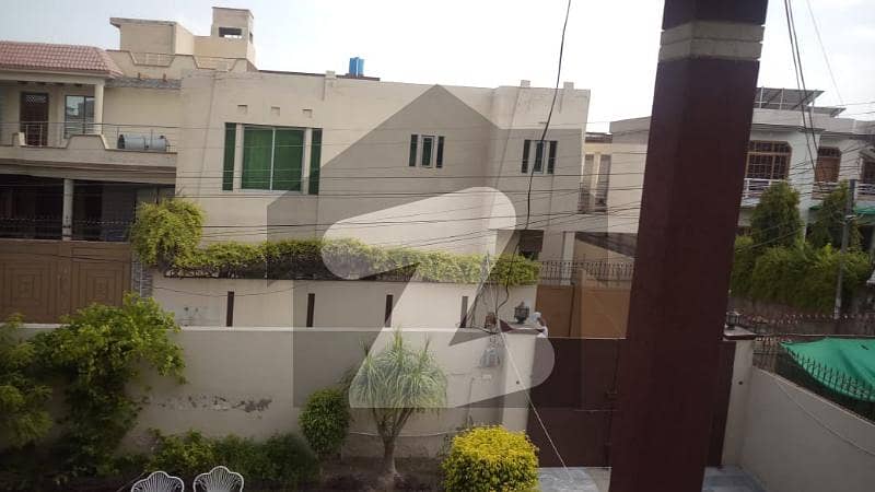 fort colony MULTAN MPS road
5 Marla Ghar for rent
near model town gate