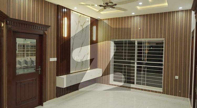 ڈیفینس ہومز سوسائٹی سیالکوٹ میں 4 کمروں کا 6 مرلہ مکان 60.0 ہزار میں کرایہ پر دستیاب ہے۔