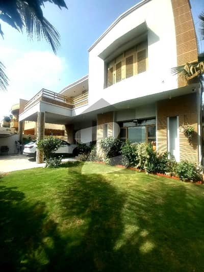 WESTOPEN 588 YARDS FULLY FURNISHED HOUSE FOR SALE