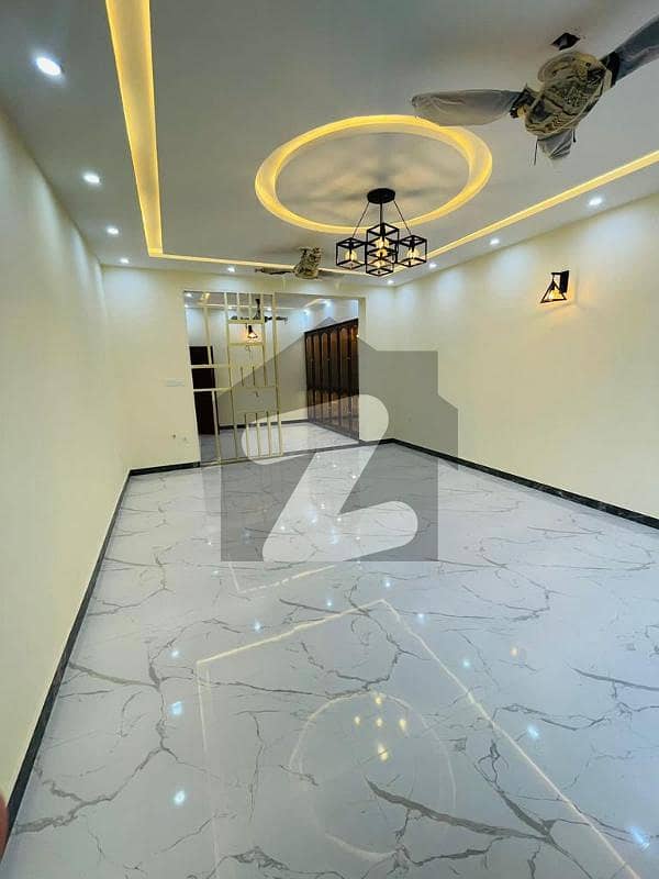 ای ۔ 11/2 ای ۔ 11,اسلام آباد میں 4 کمروں کا 5 مرلہ دفتر 1.9 کروڑ میں برائے فروخت۔