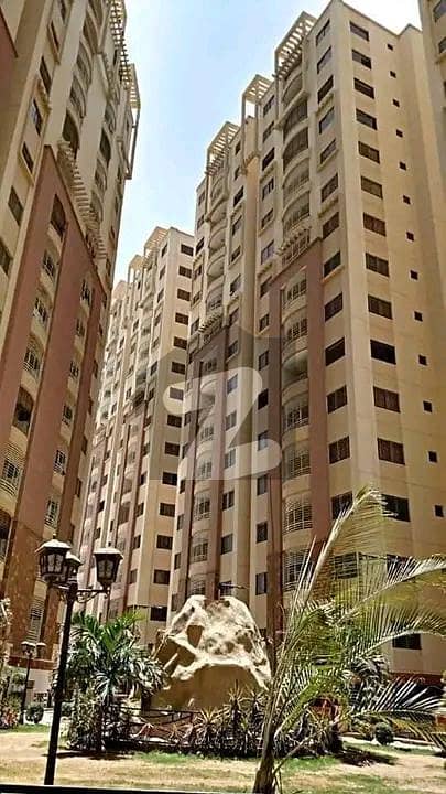 رائل رسدنکے گلشنِ اقبال ٹاؤن,کراچی میں 4 کمروں کا 8 مرلہ فلیٹ 2.6 کروڑ میں برائے فروخت۔