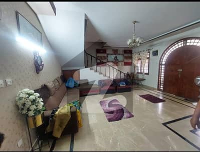 بدر کمرشل ایریا ڈی ایچ اے فیز 5,ڈی ایچ اے,کراچی میں 3 کمروں کا 12 مرلہ مکان 1.8 لاکھ میں کرایہ پر دستیاب ہے۔