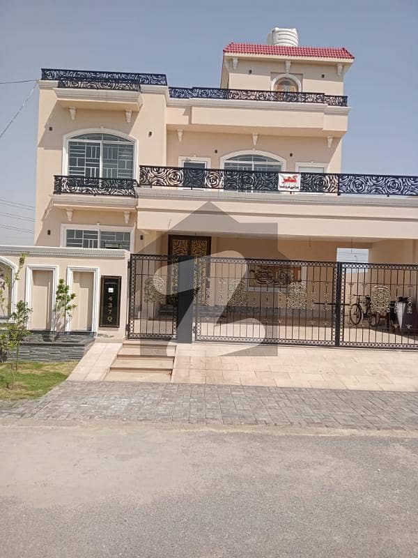 خیابان امین - بلاک کیو خیابانِ امین,لاہور میں 6 کمروں کا 1 کنال مکان 4.5 کروڑ میں برائے فروخت۔
