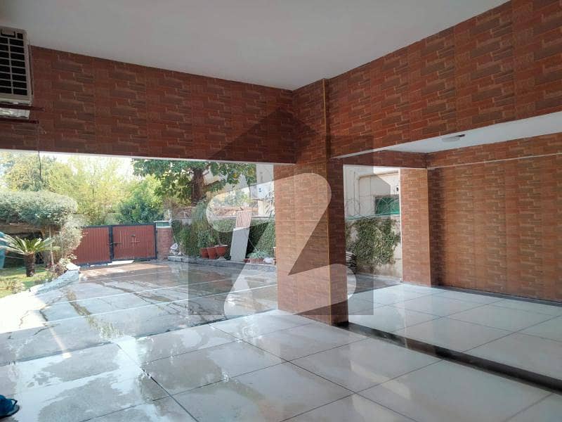 A Refurbished House/ 500 Sq Yards / F-11 Is Available For Sale A Refurbished House/ 500 Sq Yards / F-11 Is Available For Sale