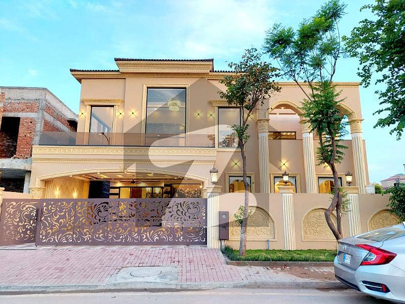 1.5 Kanal Beautiful House In Bahria Town