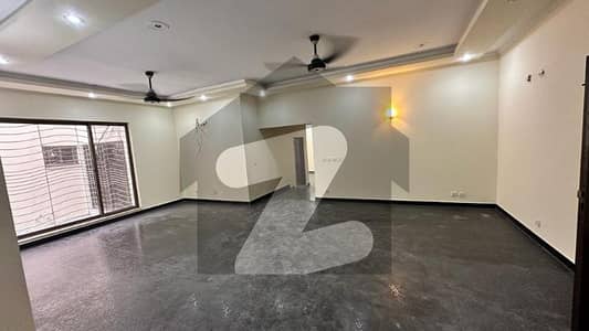 2 Kanal Commercial House Is Available For Rent