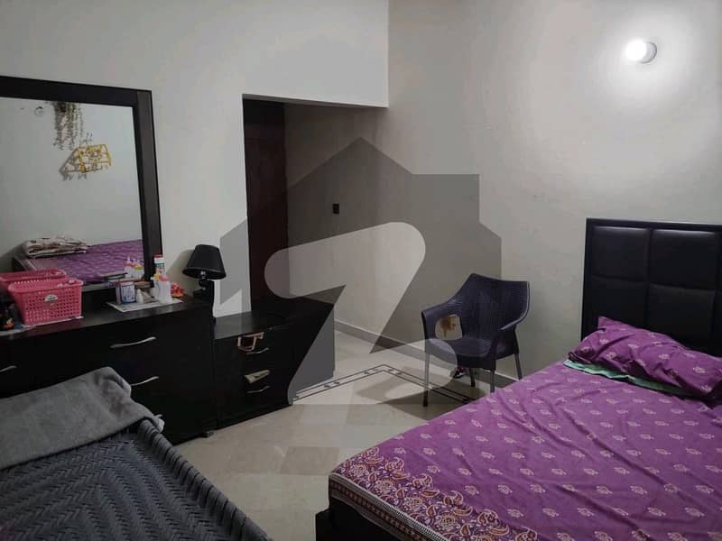 خیابانِ کالونی فیصل آباد میں 2 کمروں کا 10 مرلہ مکان 38.0 ہزار میں کرایہ پر دستیاب ہے۔