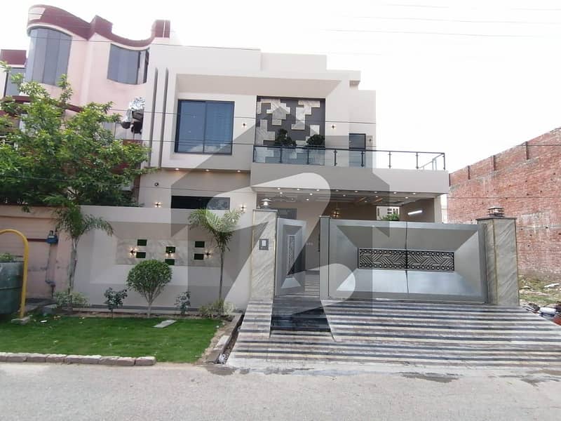 Ideal House For sale In Canal View - Sector 3