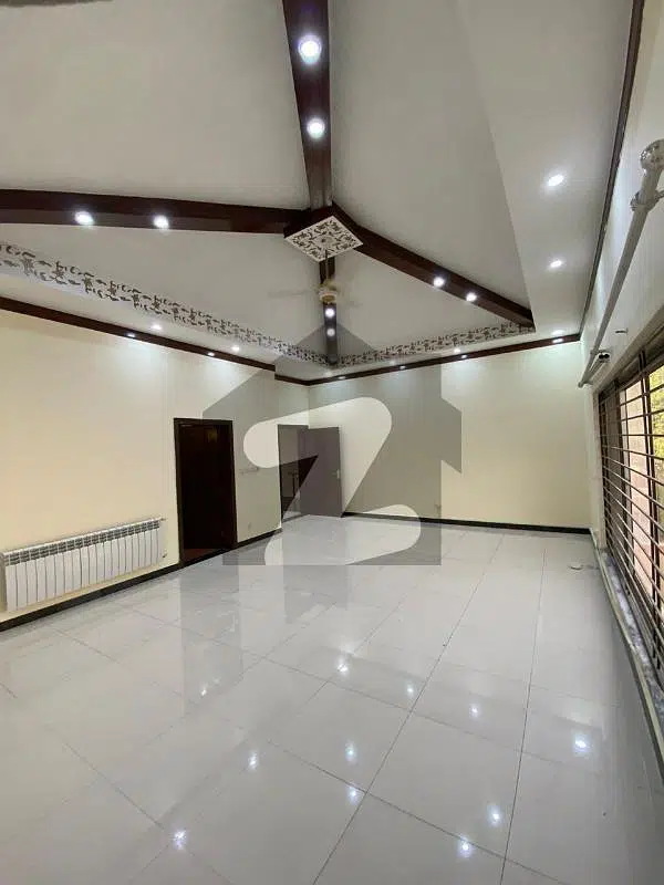 A graceful and luxury house for rent in intellectual village
