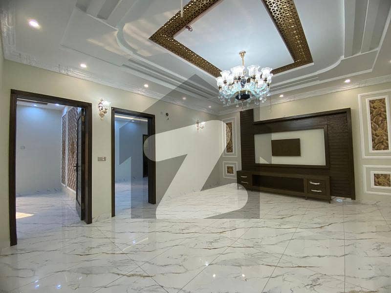 10 Marla House available for sale in Sabzazar Scheme, Sabzazar Scheme