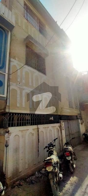 بفر زون - سیکٹر 15-B بفر زون,نارتھ کراچی,کراچی میں 6 کمروں کا 5 مرلہ مکان 2.1 کروڑ میں برائے فروخت۔