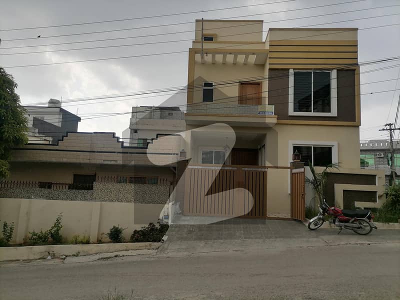 Reserve A Centrally Located House Of 10 Marla In Pakistan Town - Phase 1