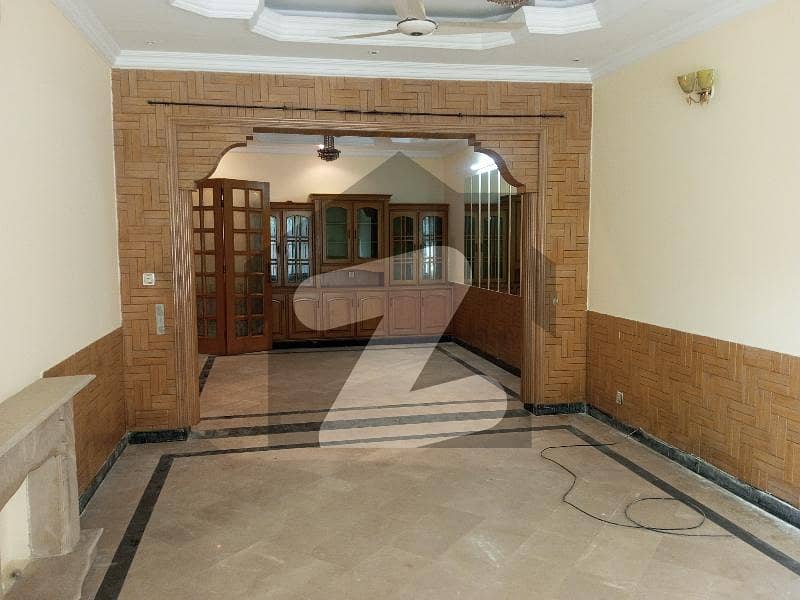 ایف ۔ 10 اسلام آباد میں 4 کمروں کا 13 مرلہ مکان 2.5 لاکھ میں کرایہ پر دستیاب ہے۔