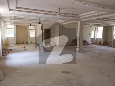 جی ۔ 7 مرکز جی ۔ 7,اسلام آباد میں 11 کمروں کا 13 مرلہ عمارت 4.0 لاکھ میں کرایہ پر دستیاب ہے۔