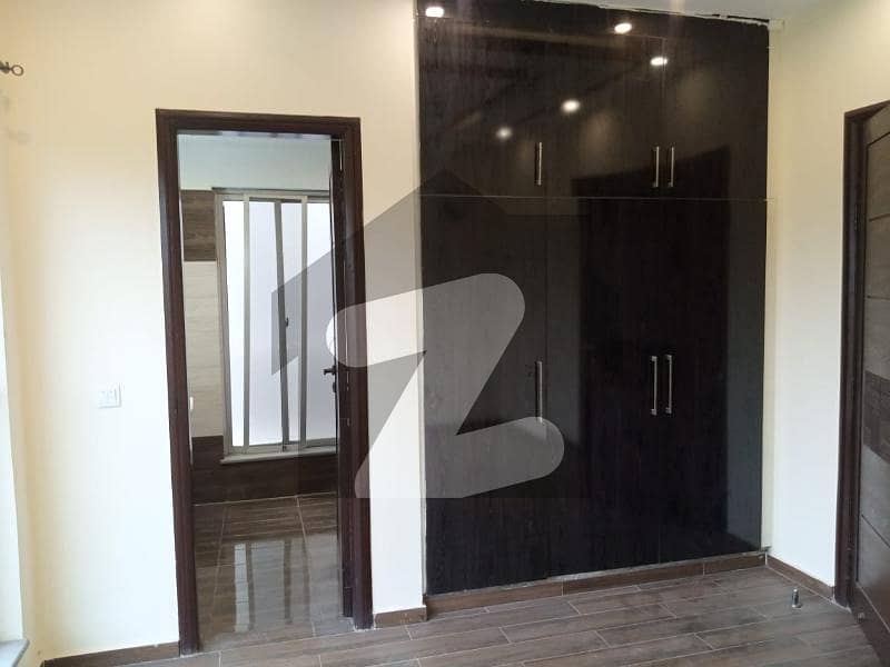 ڈی ایچ اے فیز 6 ڈیفنس (ڈی ایچ اے),لاہور میں 3 کمروں کا 5 مرلہ مکان 2.45 کروڑ میں برائے فروخت۔