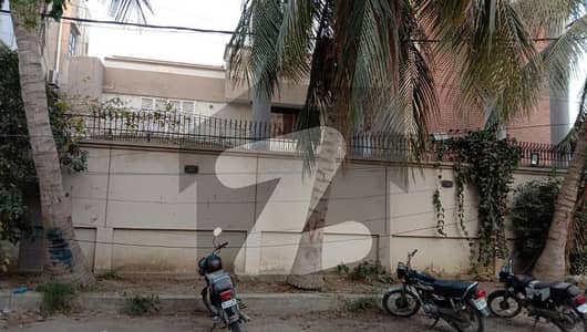 پی ای سی ایچ ایس بلاک 3 پی ای سی ایچ ایس,جمشید ٹاؤن,کراچی میں 11 کمروں کا 1 کنال مکان 3.75 لاکھ میں کرایہ پر دستیاب ہے۔
