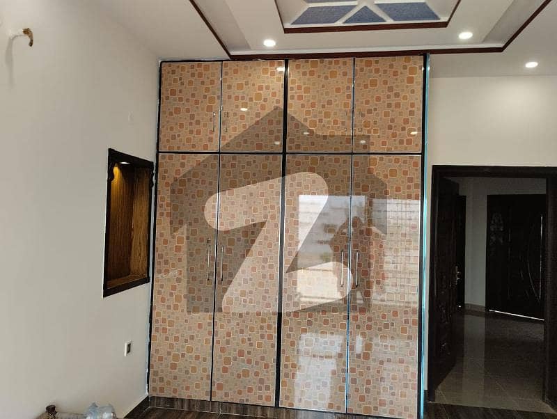 ال کریم سٹی رائیونڈ روڈ,لاہور میں 3 کمروں کا 3 مرلہ مکان 40.0 لاکھ میں برائے فروخت۔