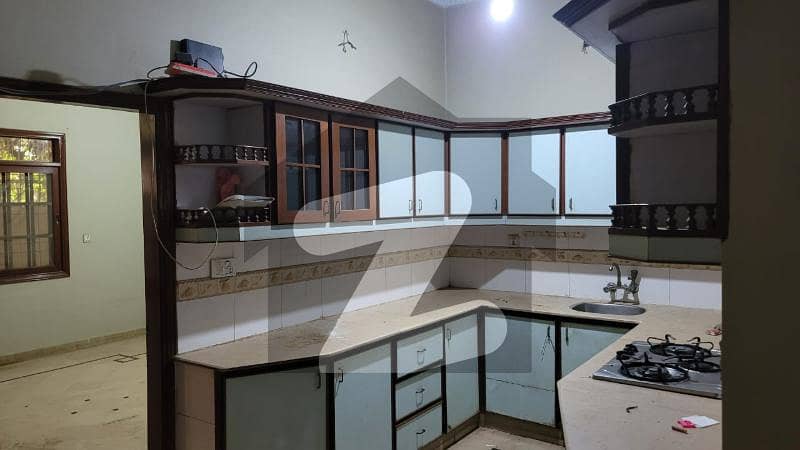 A Spacious 110 Square Yards House In Gulistan-e-Jauhar