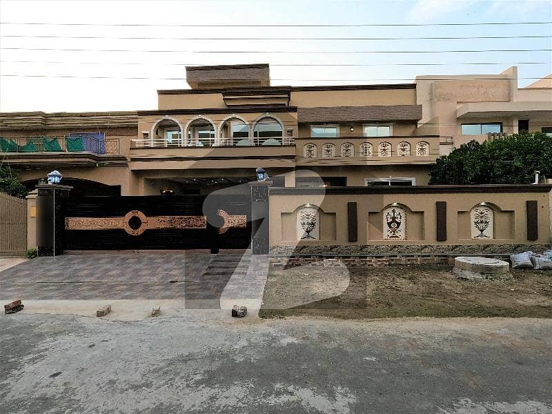 1 Kanal Spacious House Available In Wapda Town Phase 1 - Block E1 For sale