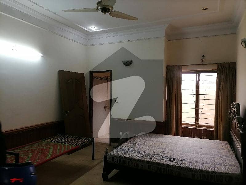 Upper Portion Of 1 Kanal Is Available For Rent In Iqbal Avenue Phase 3, Lahore