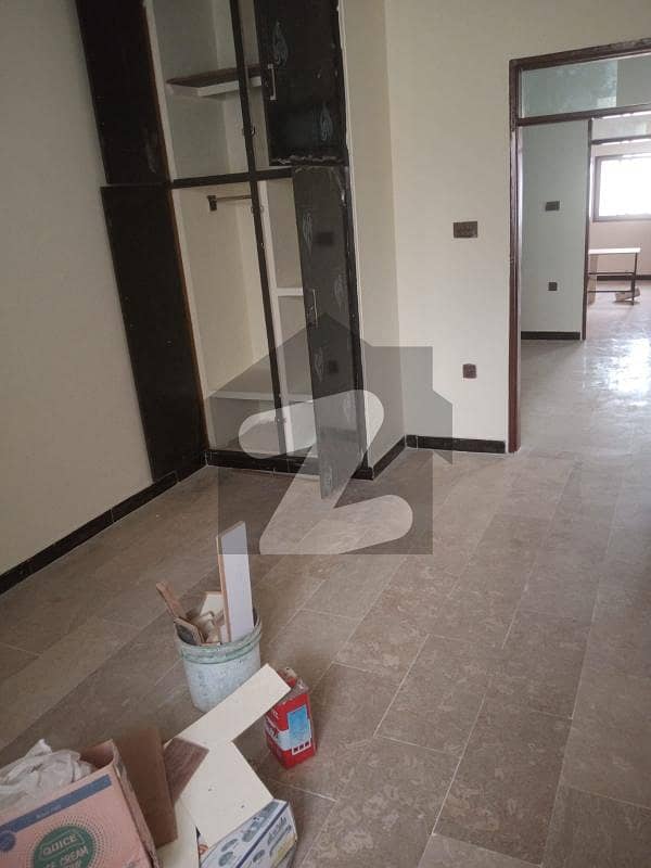 1 bed lounge in 3rd floor in near to main market