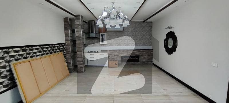 ڈی ایچ اے فیز 5 ڈیفنس (ڈی ایچ اے),لاہور میں 5 کمروں کا 1 کنال مکان 3.5 لاکھ میں کرایہ پر دستیاب ہے۔
