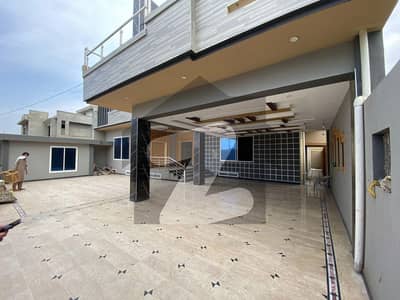 حیات آباد فیز 6 - ایف7 حیات آباد فیز 6,حیات آباد,پشاور میں 11 کمروں کا 1 کنال مکان 11.2 کروڑ میں برائے فروخت۔ حیات آباد فیز 6 - ایف7 حیات آباد فیز 6,حیات آباد,پشاور میں 11 کمروں کا 1 کنال مکان 11.2 کروڑ میں برائے فروخت۔