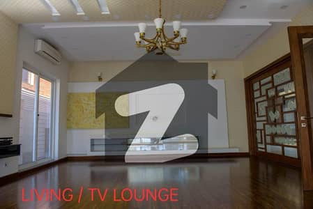 ماڈل ٹاؤن لاہور میں 6 کمروں کا 1 کنال مکان 24.0 کروڑ میں برائے فروخت۔