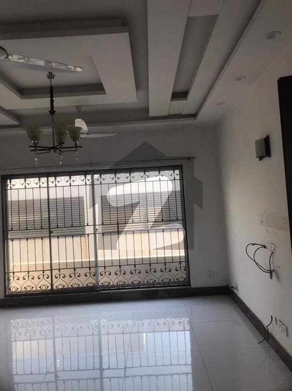 Facing Park 1 Kanal Upper Portion With Separate Entrance For Rent With Lounge And Terrace