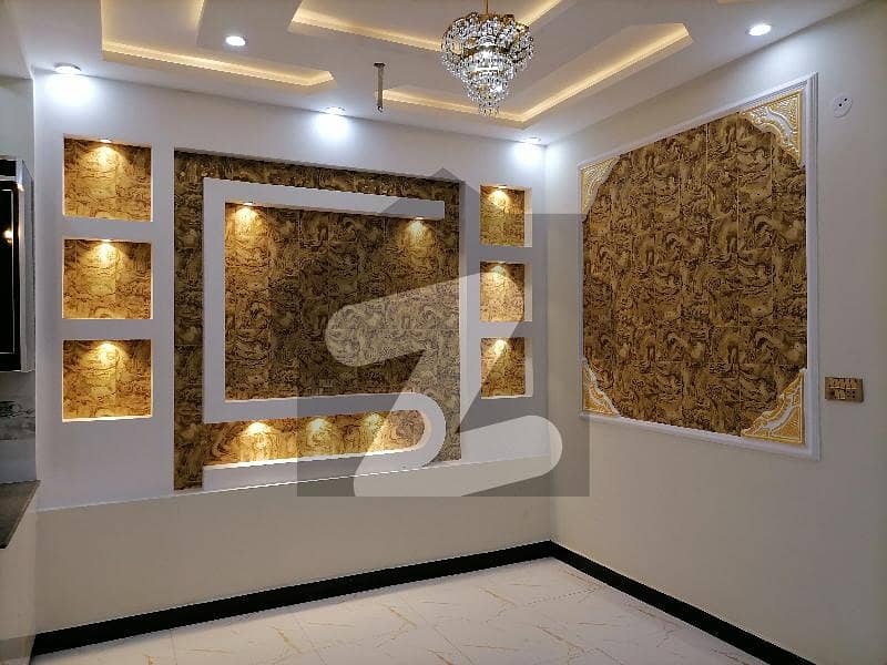 گلشنِِِ راوی ۔ بلاک بی گلشنِ راوی,لاہور میں 4 کمروں کا 5 مرلہ مکان 2.15 کروڑ میں برائے فروخت۔