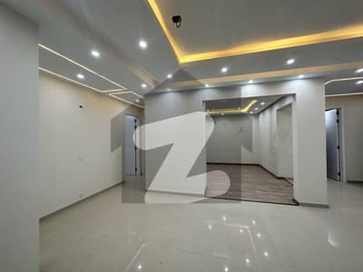 3 Bed DD 2450 Square Feet Lucky One Apartment