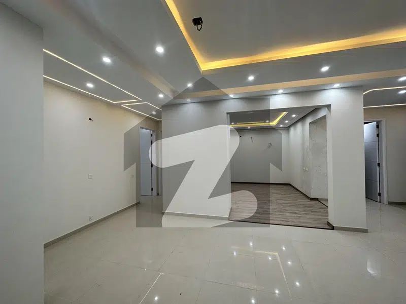 3 Bed DD 2450 Square Feet Lucky One Apartment