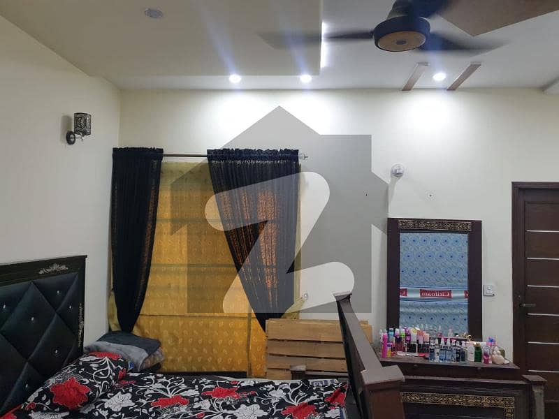 جوہر ٹاؤن فیز 2 - بلاک آر2 جوہر ٹاؤن فیز 2,جوہر ٹاؤن,لاہور میں 4 کمروں کا 5 مرلہ مکان 2.25 کروڑ میں برائے فروخت۔