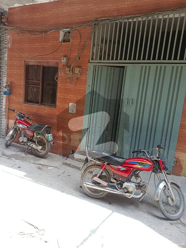 منصورہ لاہور میں 6 کمروں کا 4 مرلہ مکان 1.29 کروڑ میں برائے فروخت۔