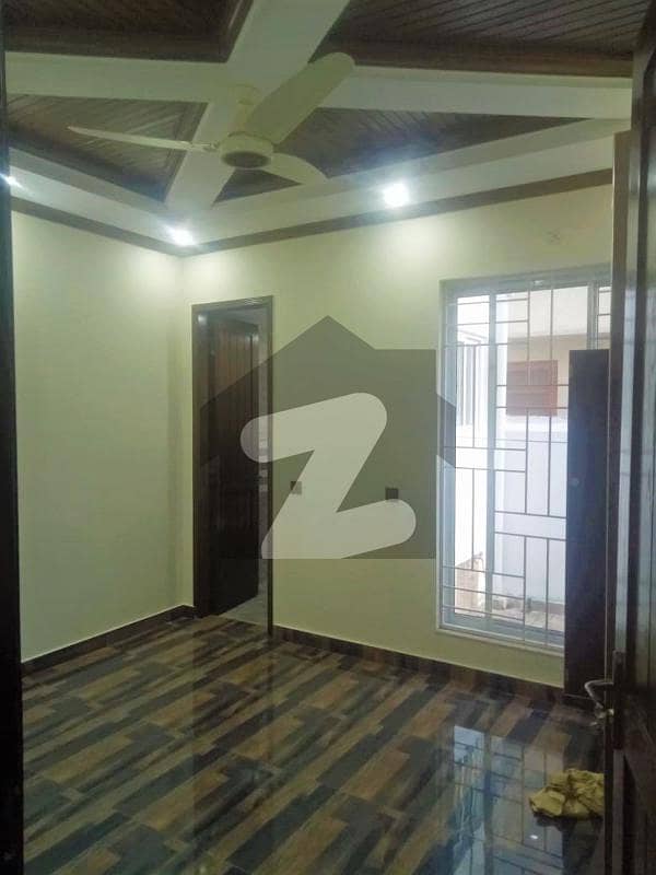 لیک سٹی - سیکٹر M7 - بلاک سی لیک سٹی ۔ سیکٹرایم ۔ 7,لیک سٹی,رائیونڈ روڈ,لاہور میں 3 کمروں کا 5 مرلہ مکان 72.0 ہزار میں کرایہ پر دستیاب ہے۔