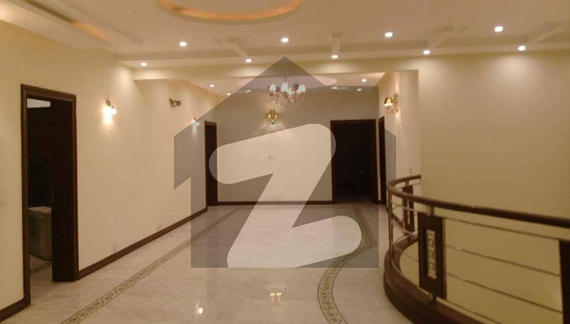 بحریہ ٹاؤن گلبہار بلاک بحریہ ٹاؤن سیکٹر سی,بحریہ ٹاؤن,لاہور میں 8 کمروں کا 2 کنال مکان 14.0 کروڑ میں برائے فروخت۔