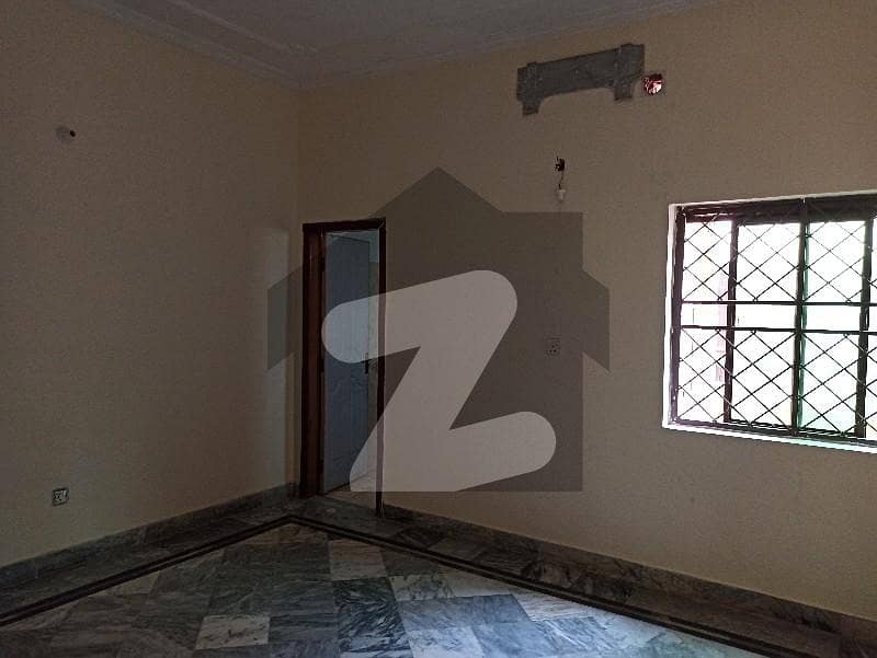 نیو مسلم ٹاؤن لاہور میں 5 کمروں کا 1 کنال مکان 6.0 کروڑ میں برائے فروخت۔