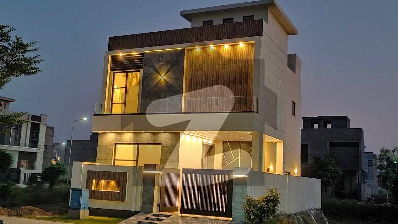 AA 10 Marla Hot Location House For Sale Bahria Town Lahore