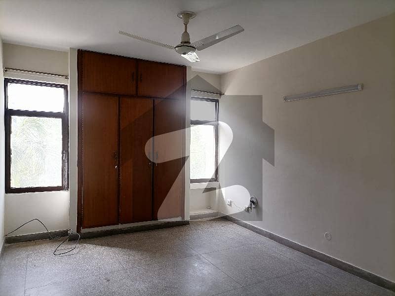 10 Marla 3 Bedrooms Apartment For Sale In Askari 10 Lahore