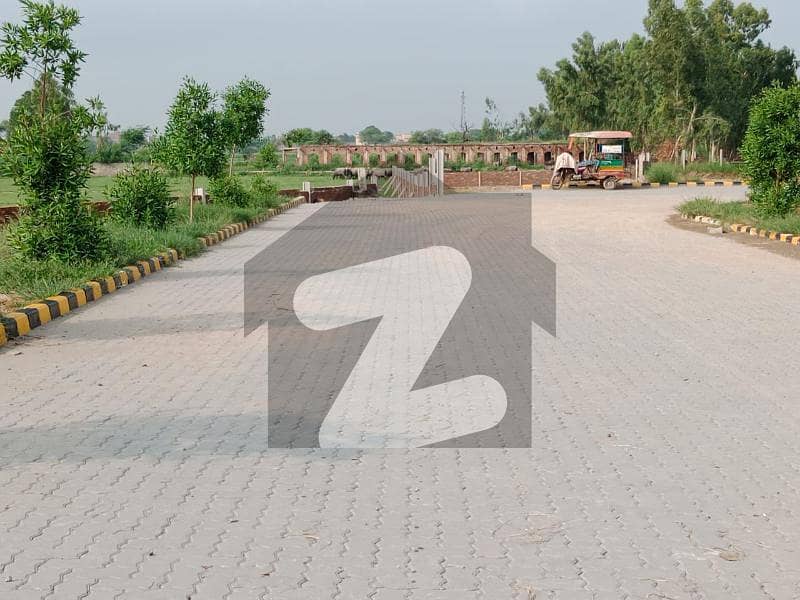 سندر لاہور میں 1 کنال صنعتی زمین 85.0 لاکھ میں برائے فروخت۔