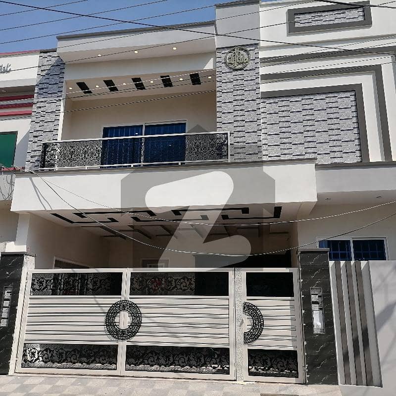 House In Jeewan City - Phase 5 Sized 7 Marla Is Available