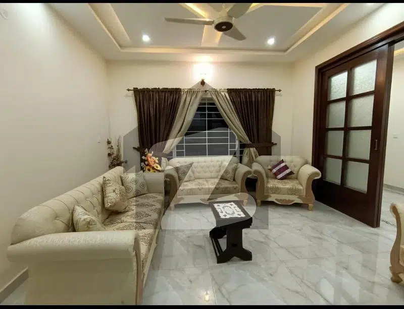 22.5 Marla Back Open Slightly Used House Available For Sale In Bahria Town Phase 8