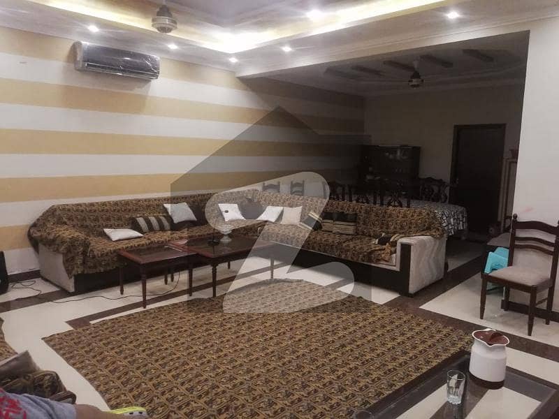 اَپر مال لاہور میں 10 کمروں کا 1 کنال مکان 14.0 کروڑ میں برائے فروخت۔